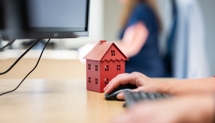 ThompsonJenner11102022_RobCoombe-80-scaled_740x425_acf_cropped